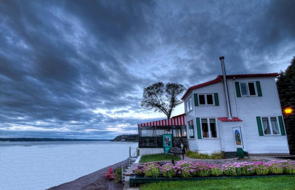 Au Bord Du Fleuve / Near The River Quebec City Exterior photo